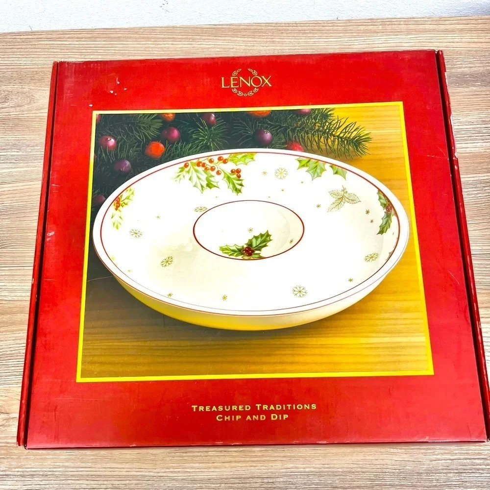 Lenox NIB Treasured Traditions Holly Chip and Dip Bowl Serving Piece